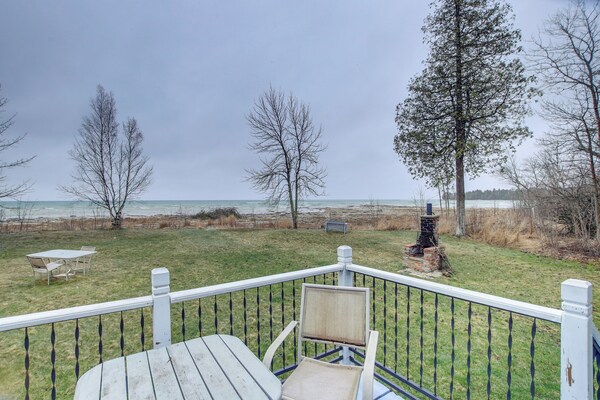 Serene Lakefront Baileys Harbor Home W/ Deck! - Baileys Harbor, WI