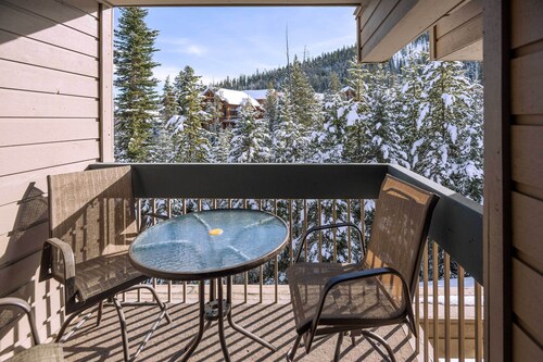 Steps to Ski Lifts - Condo w/ Walk-out Patio!