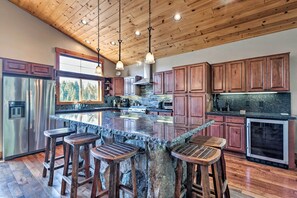 House (4 Bedrooms) | Interior - Truckee Escape w/ Hot Tub Near Ski Resorts (Truckee)