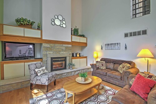 Nice Galena Home w/ Huge Patio, Hot Tub & Fire Pit