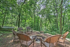 Interior - Nice Galena Home w/ Huge Patio, Hot Tub & Fire Pit (Galena)