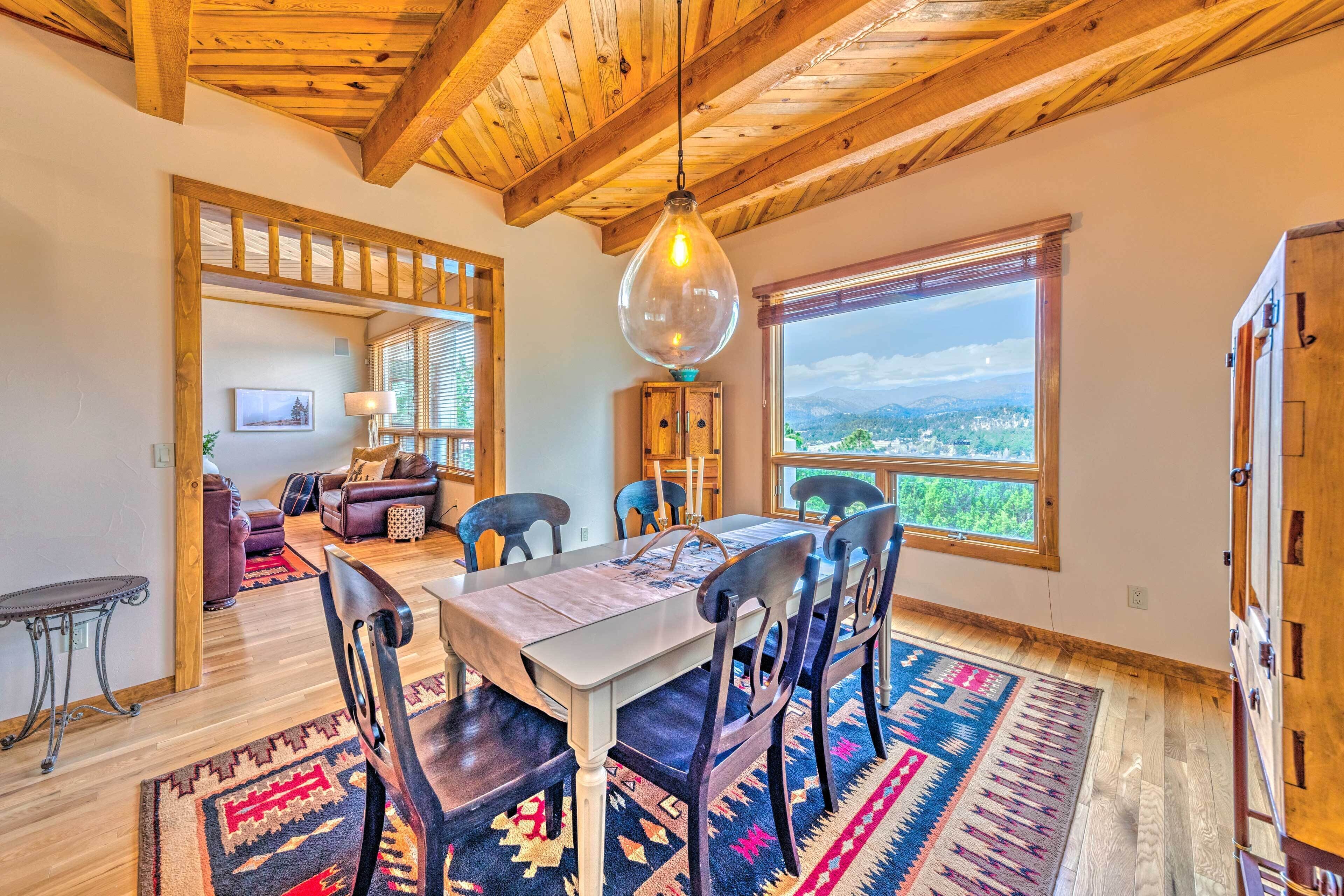House (6 Bedrooms) | Interior