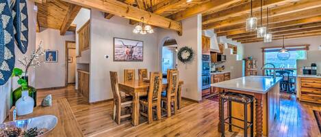 House (6 Bedrooms) | Front of property