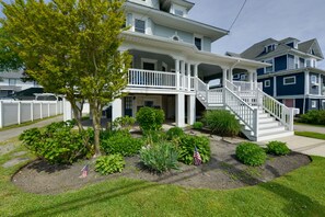 Exterior - North Wildwood Home w/ Porch ~ 3 Blocks to Beach! (North Wildwood)