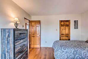 Apartment (2 Bedrooms) | Interior - El Prado Townhome w/ View of Taos Mountains! (El Prado)