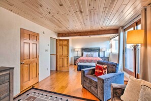 Apartment (2 Bedrooms) | Interior - El Prado Townhome w/ View of Taos Mountains! (El Prado)