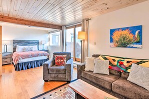 Apartment (2 Bedrooms) | Interior - El Prado Townhome w/ View of Taos Mountains! (El Prado)