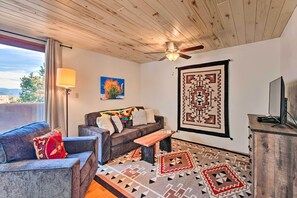 Apartment (2 Bedrooms) | Interior - El Prado Townhome w/ View of Taos Mountains! (El Prado)