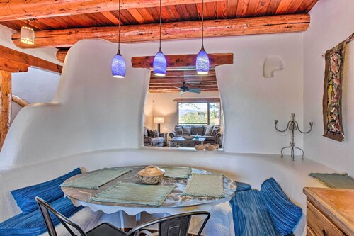 El Prado Townhome w/ View of Taos Mountains!