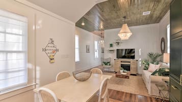 Cottage (2 Bedrooms) | Interior