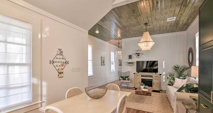 Near Beach & Strand: Bright Cottage in Galveston