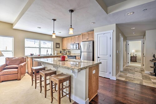 Ski-in/ski-out Granby Base Camp Escape w/ Balcony