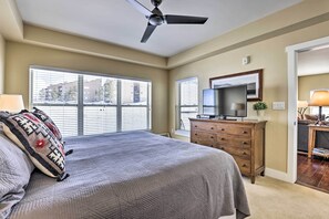 Apartment (3 Bedrooms) | Interior - Ski-in/ski-out Granby Base Camp Escape w/ Balcony (Granby)