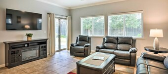 Family-friendly Lincoln Home: 8 Mi to Casino!