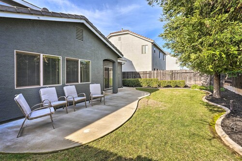 Family-friendly Lincoln Home: 8 Mi to Casino!