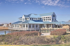 Apartment (3 Bedrooms) | Interior - Canal Views & Community Pool: Ocean City Condo (Ocean City)