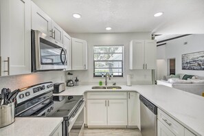 ハウス (4 Bedrooms) | 専用キッチン | 電子レンジ、オーブン、コンロ、食器洗い機