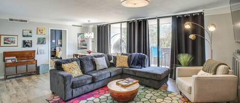 Apartment (2 Bedrooms) | Front of property