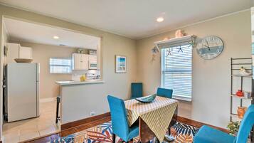 Cottage (2 Bedrooms) | Interior