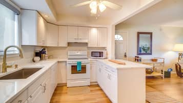 Apartment (1 Bedroom) | Interior