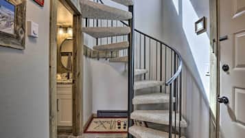 Apartment (0 Bedroom) | Interior