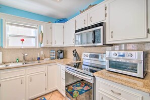 House (3 Bedrooms) | Interior - Sunny South Padre Home - Steps to the Beach! (South Padre Island)