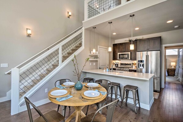 House (2 Bedrooms) | Interior - 'rendezvous Buckhorn Cabin' By Hiking Trails (Fraser)