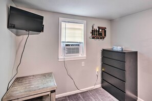 Apartment (3 Bedrooms) | Interior - Walkable Galveston Apartment w/ Hot Tub Access (Galveston)