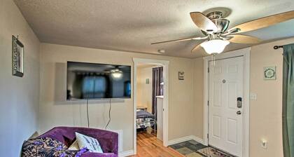 Lovely Tacoma Cottage w/ Fire Pit, Near Dtwn!