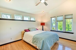 House (3 Bedrooms) | Interior - Bellingham Vacation Rental w/ Private Deck (Bellingham)