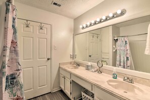 Interior - Gulf Views & Patio: Lovely Galveston Condo! (Galveston)