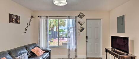 Apartment (1 Bedroom) | Depan hartanah