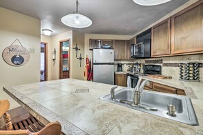 Apartment (2 Bedrooms) | Interior - Rustic Condo w/ Deck < 1 Mi to Angel Fire Resort! (Angel Fire)