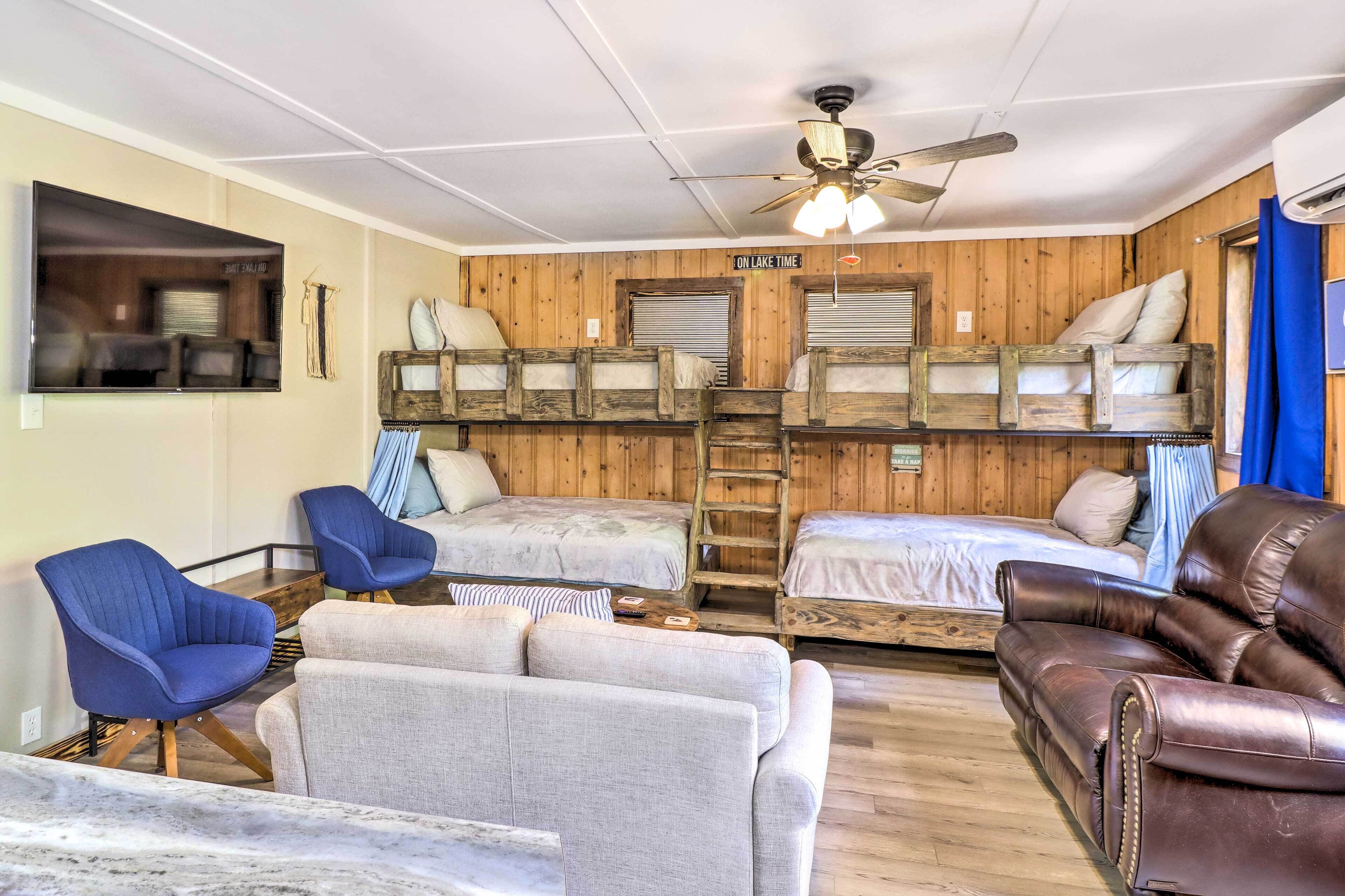 House (2 Bedrooms) | Interior