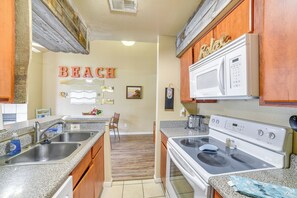 Apartment (1 Bedroom) | Interior - Bay View, Pool Access: Romantic Galveston Retreat! (Galveston)