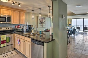 Apartment (2 Bedrooms) | Interior - Idyllic PCB Condo w/ Pool Access & Ocean Views! (Panama City Beach)