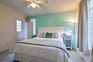 Apartment (2 Bedrooms) | Interior - Oceanfront Galveston Condo: Balcony & Pool Access! (Galveston)