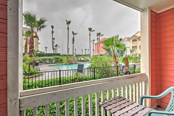 Apartment (2 Bedrooms) | Interior - Oceanfront Galveston Condo: Balcony & Pool Access! (Galveston)