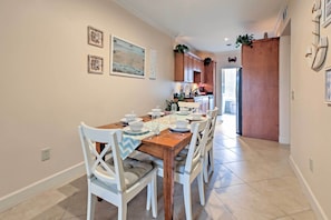 Apartment (2 Bedrooms) | Interior - Oceanfront Galveston Condo: Balcony & Pool Access! (Galveston)