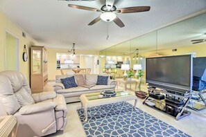 Apartment (4 Bedrooms) | Interior - Breezy Siesta Key Condo w/ Bay Views & Pool! (Siesta Key)