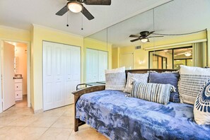 Interior - Breezy Siesta Key Condo w/ Bay Views & Pool! (Siesta Key)
