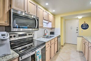 Apartment (4 Bedrooms) | Interior - Breezy Siesta Key Condo w/ Bay Views & Pool! (Siesta Key)