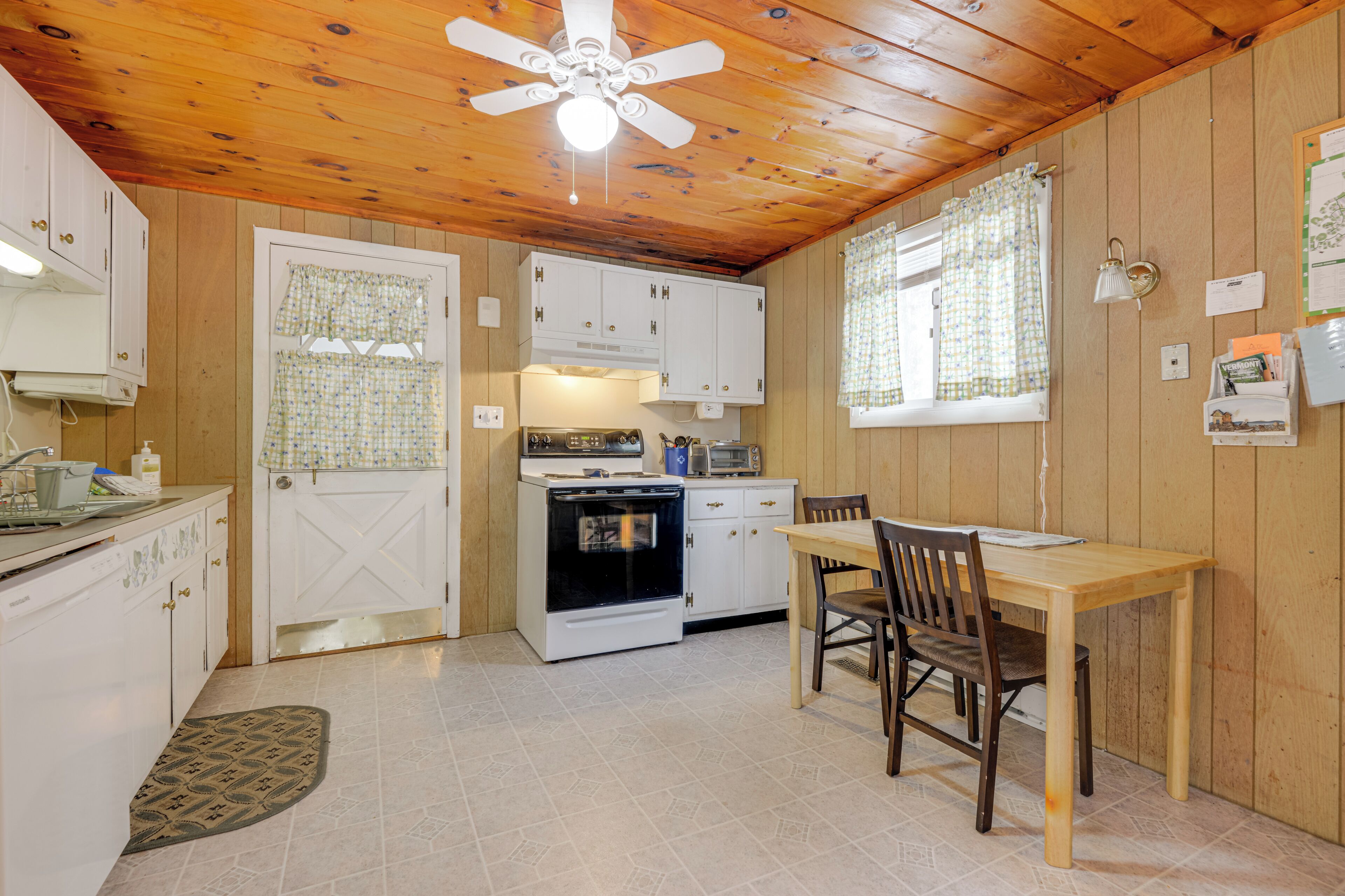 單棟房屋 (3 Bedrooms) | 內部