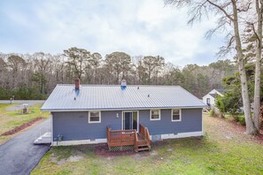 House (3 Bedrooms) | Interior - 4 Mi to Beaches: Pet-friendly Berlin Home! (Berlin)