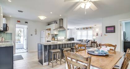 4 Mi to Beaches: Pet-friendly Berlin Home!