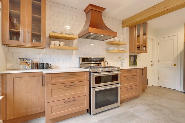 House (2 Bedrooms) | Interior - 6 Mi to Dtwn Austin: Home w/ Screened Porch & Yard (Austin)