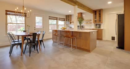 6 Mi to Dtwn Austin: Home w/ Screened Porch & Yard