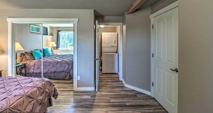 Cozy Bigfork Escape: Walk to Bigfork Harbor!