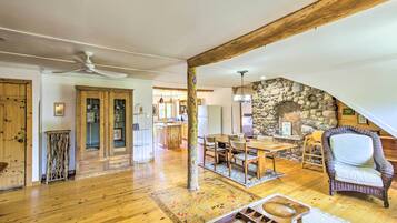 House (2 Bedrooms) | Interior