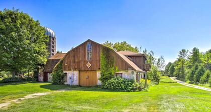 Cozy Sister Bay Getaway in Converted Barn!